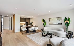 Spacious 6Th-Floor Gem: Modernity Meets Comfort